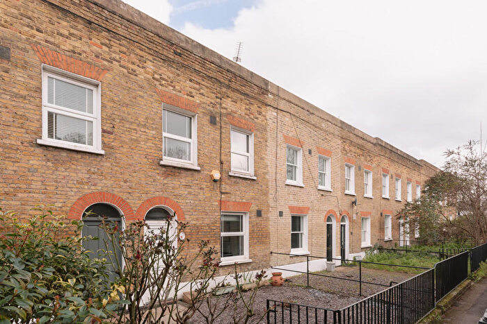 2 Bedroom Terraced House For Sale In Brighton Grove, New Cross, SE14
