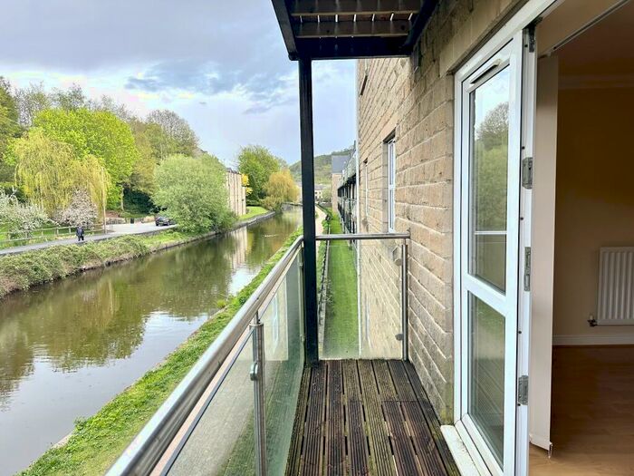 2 Bedroom Apartment To Rent In Longfellow Court, Mytholmroyd, HX7