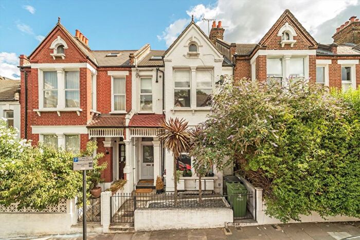 2 Bedroom Flat For Sale In Killyon Road, Clapham, SW8
