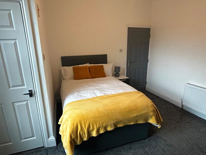 1 Bedroom House To Rent In Room, Knowsley Street, BL9