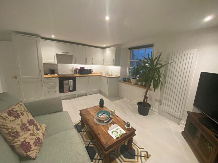 2 Bedroom Apartment To Rent In West Street, Axminster, EX13