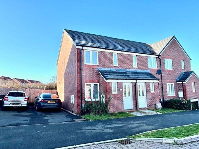 2 Bedroom Semi-Detached House For Sale In James Avenue, Calne, SN11