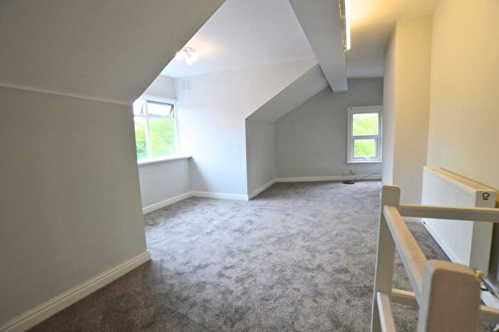 2 Bedroom House To Rent In Paisley Road, Leeds, LS12