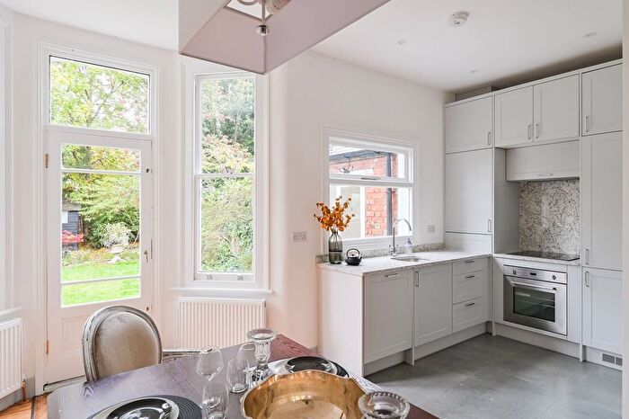 4 Bedroom Property For Sale In Boundary Road, Turnpike Lane, London, N22