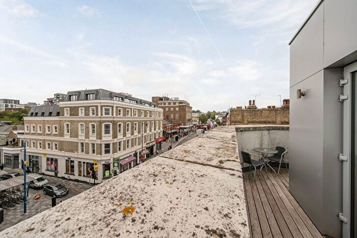 2 Bedroom Flat For Sale In Norroy Road, Putney, London, SW15