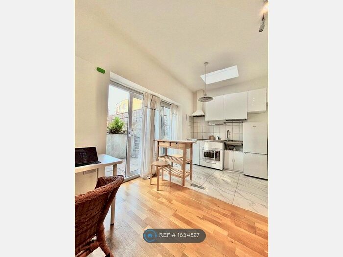 1 Bedroom Flat To Rent In Mercia Grove, London, SE13