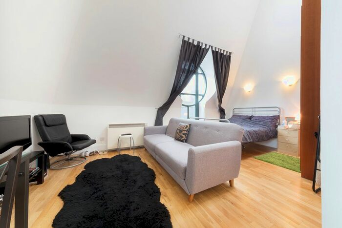 Studio To Rent In East Block, County Hall, Forum Magnum Square, London, SE1