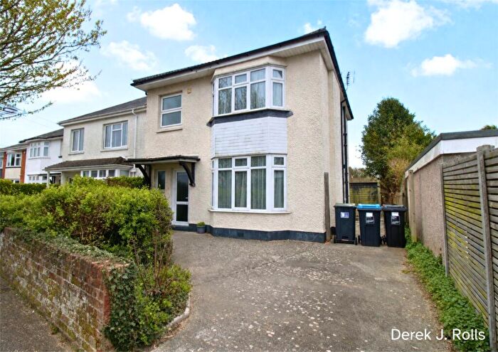 3 Bedroom Detached House For Sale In The Avenue, Bournemouth, Dorset, BH9