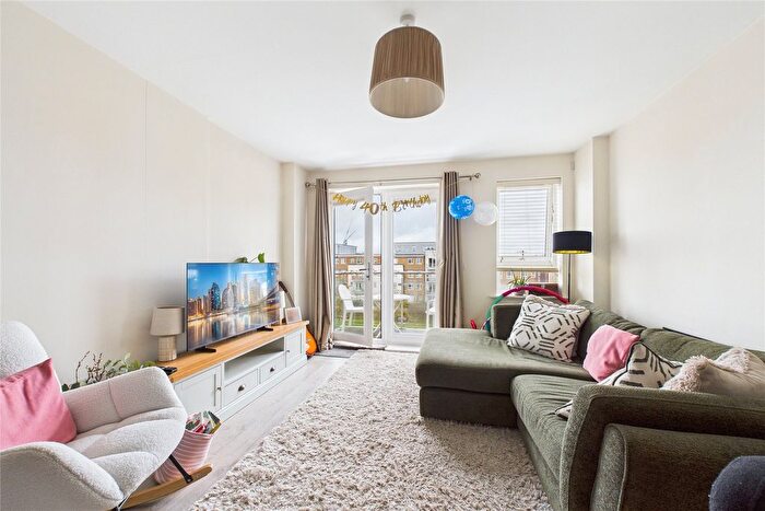 2 Bedroom Flat To Rent In Heathland Court, Grebe Way, Maidenhead, Berkshire, SL6