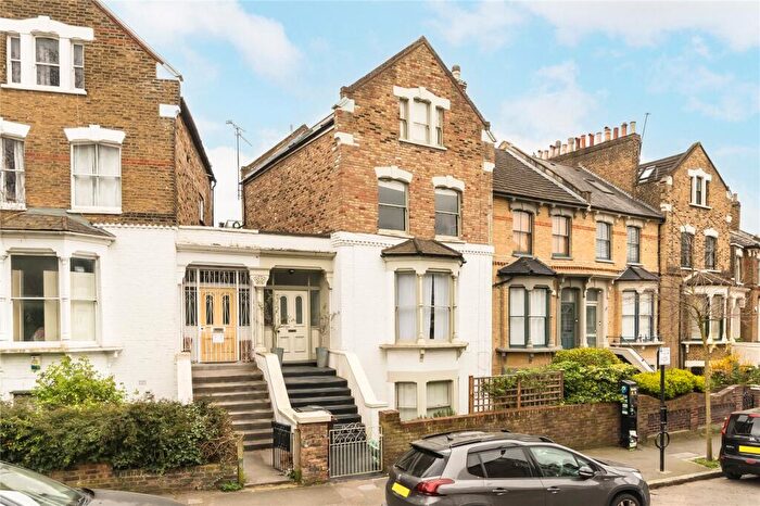 2 Bedroom Flat For Sale In St. Mark's Rise, London, E8