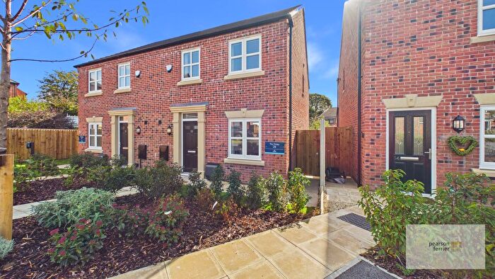3 Bedroom Semi-Detached House For Sale In Parsonage Close, Greenmount Manor, Walmersley, Bury, BL9