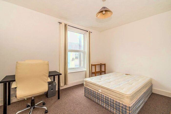 4 Bedroom Detached House To Rent In Newcome Road, Portsmouth, Hampshire, PO1