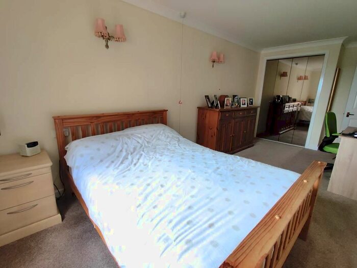 1 Bedroom Flat For Sale In Currie Road, Sandown, PO36