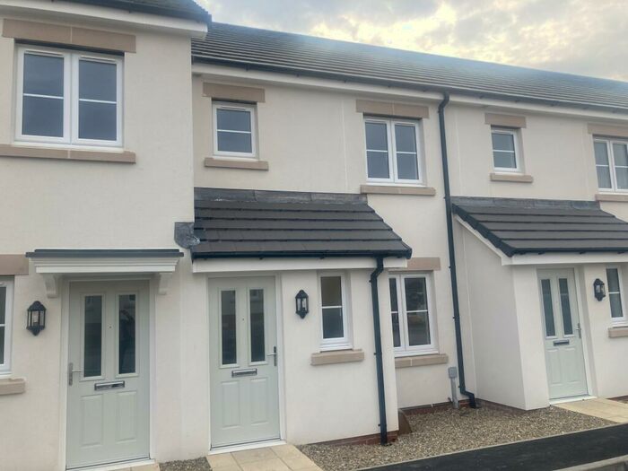 2 Bedroom House To Rent In Lingfield Gardens, Whitland, SA34