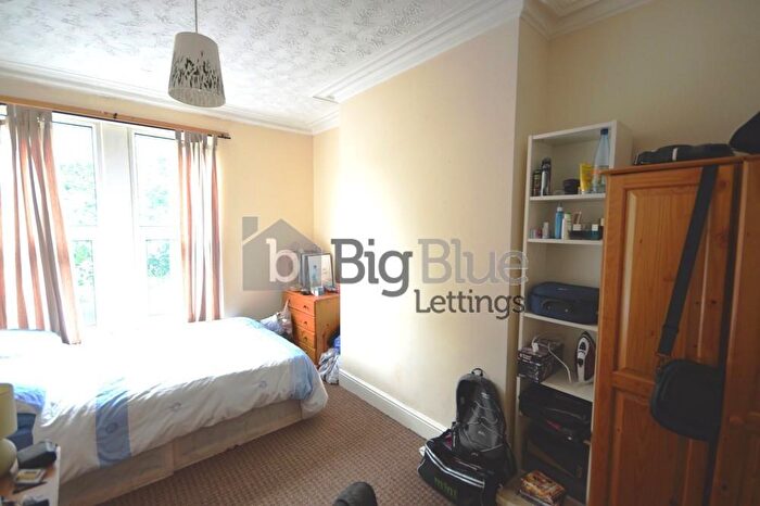5 Bedroom House To Rent In A Victoria Road, Leeds, LS6