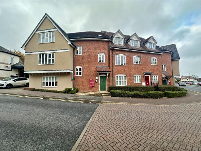 2 Bedroom Apartment To Rent In White Hart Way, Dunmow, CM6