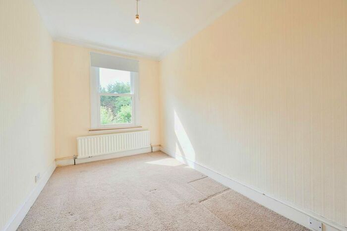 3 Bedroom Maisonette To Rent In Marlborough Hill, Harrow, HA1