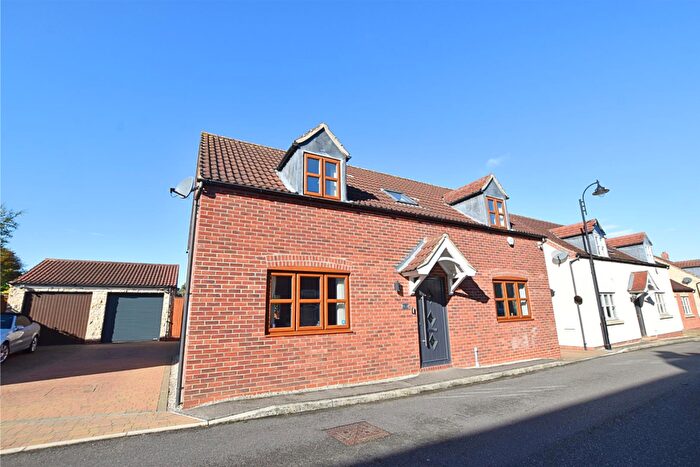 3 Bedroom Detached House For Sale In Peterson Drive, New Waltham, Grimsby, DN36