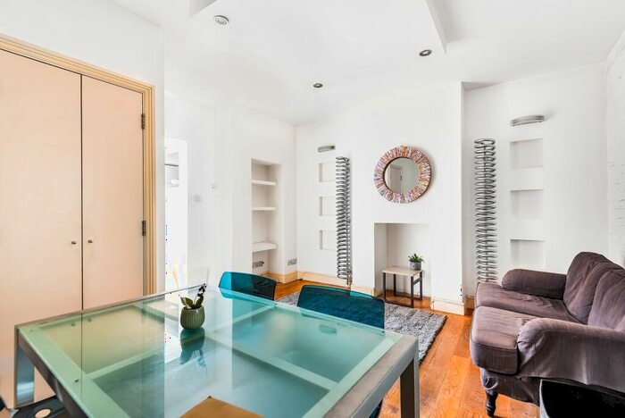 1 Bedroom Flat To Rent In Vauxhall Walk, Cromwell House Vauxhall Walk, SE11