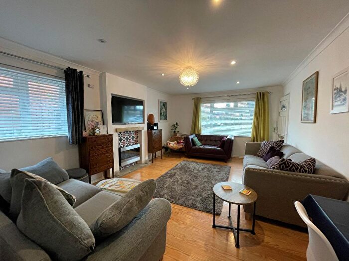 2 Bedroom Apartment To Rent In Cottingham Road, Hull, HU6