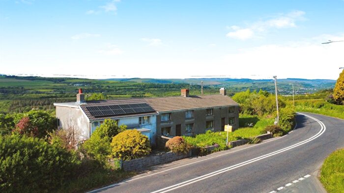 3 Bedroom Property For Sale In Blackfield Row, Cefn Cribwr, Bridgend, CF32