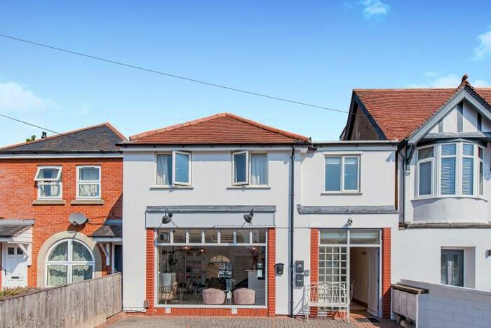 1 Bedroom Apartment To Rent In Cinnaminta Road, Headington, OX3