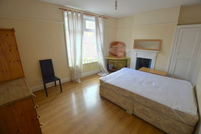 4 Bedroom End Of Terrace House To Rent In Howard Road, Leicester, LE2