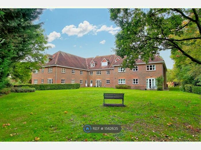 1 Bedroom Flat To Rent In Reading Road, Sherfield-On-Loddon, Hook, RG27