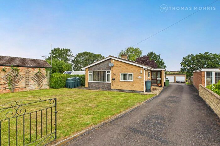 2 Bedroom Bungalow For Sale In Mount Pleasant, Spaldwick, Huntingdon, Cambridgeshire, PE28