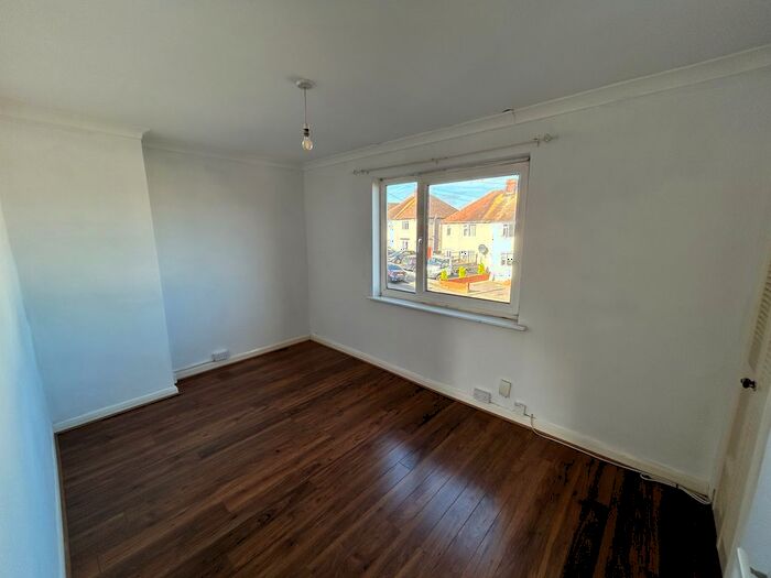 1 Bedroom Flat To Rent In Upper Flat Cedar Road, Rochester, Kent, ME2