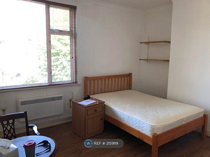Studio To Rent In Windsor Road, London, W5