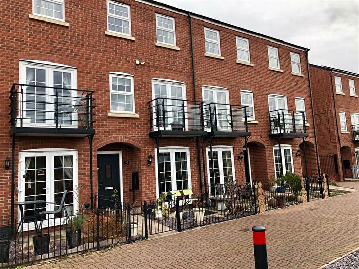 4 Bedroom House To Rent In Georgian Way, Kidderminster, DY10