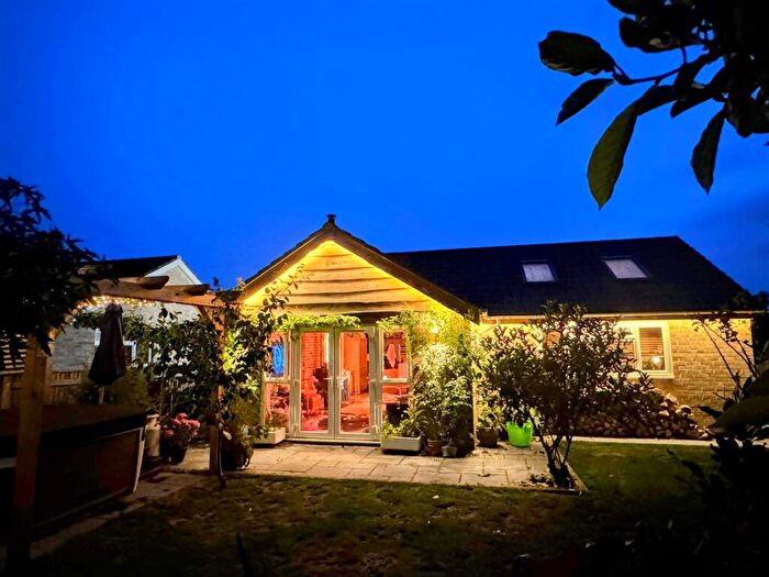 4 Bedroom Detached Bungalow For Sale In Pine View Close, Woodfalls, SP5
