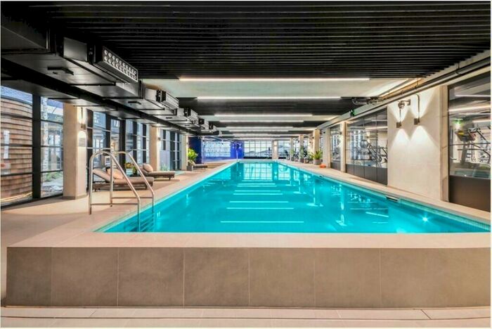 2 Bedroom Apartment To Rent In Goodluck Hope Walk, London, E14