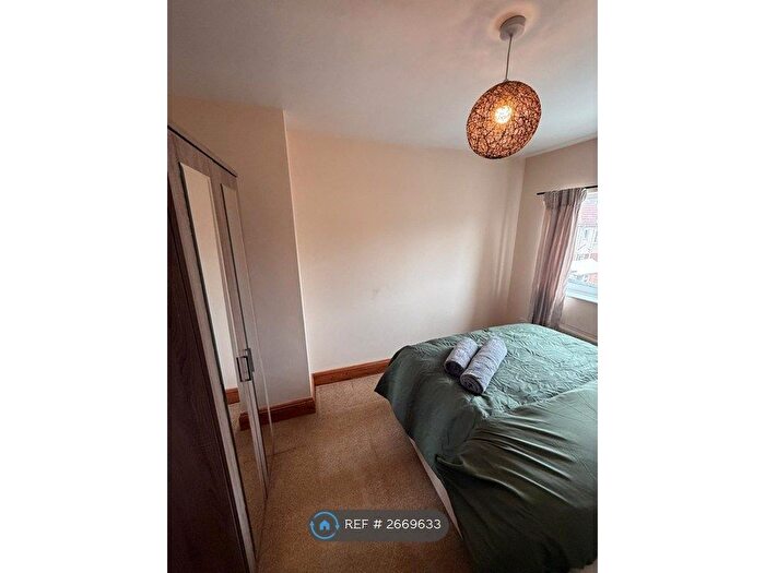 3 Bedroom Semi-Detached House To Rent In Queens Gardens, Blyth, NE24