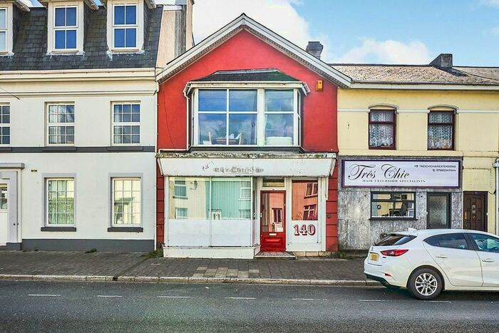 3 Bedroom Flat To Rent In Queen Street, Newton Abbot, Devon, TQ12