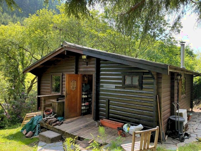 3 Bedroom Park Home For Sale In Abercorris Cabins, Corris, Machynlleth, Gwynedd, SY20