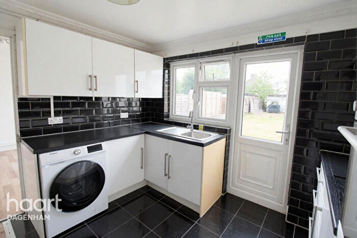 4 Bedroom End Of Terrace House To Rent In Osborne Road, Dagenham, RM9