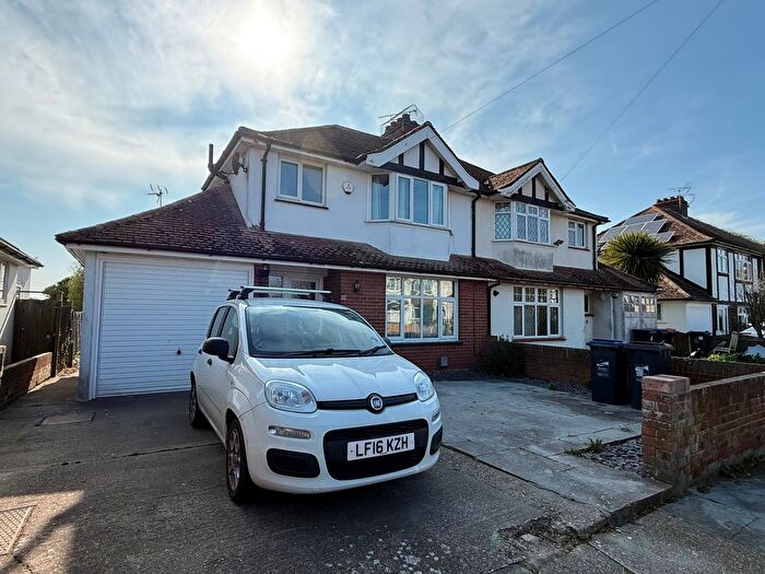 3 Bedroom Semi-Detached House To Rent In Lincoln Gardens, Birchington, CT7