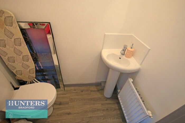 2 Bedroom Semi-Detached House For Sale In Ref Tn - Meadow Bank Allerton, Bradford, West Yorkshire, BD15