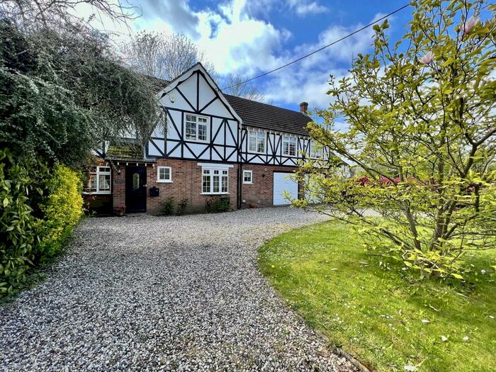 4 Bedroom Detached House For Sale In Billericay Road, Brentwood, CM13