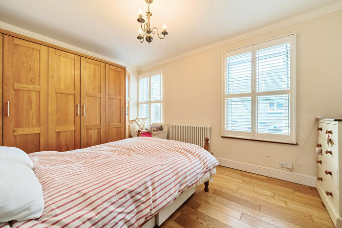 2 Bedroom Terraced House For Sale In Green Road, Whetstone, N20