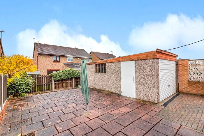 2 Bedroom Bungalow For Sale In Sheldrake Close, Thorpe Hesley, Rotherham, South Yorkshire, S61