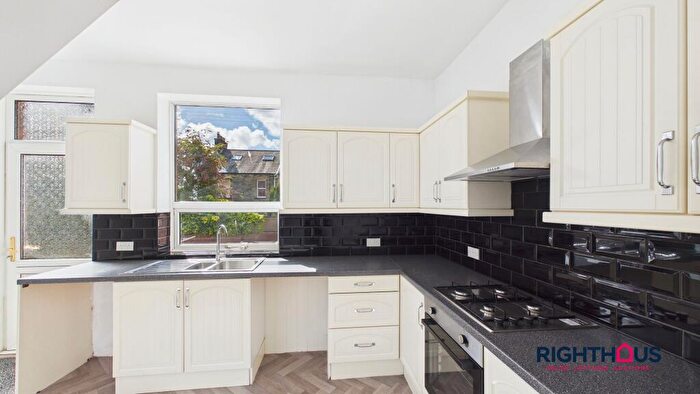 3 Bedroom Terraced House To Rent In First Street, Low Moor, BD12