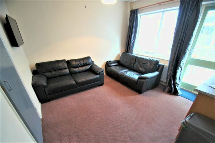 4 Bedroom End Of Terrace House To Rent In Redfern Avenue, Kenilworth, Warwickshire CV8