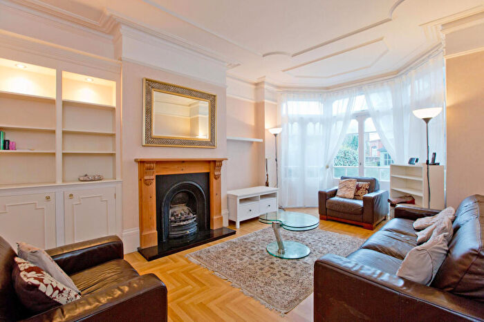 1 Bedroom Flat To Rent In Fox Lane, London, N13