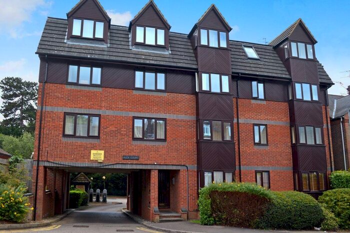 2 Bedroom Flat To Rent In Alex Court, Hemel Hempstead HP2