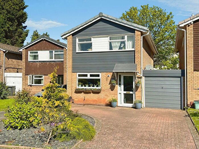 3 Bedroom Detached House For Sale In Oak Street, Merridale, Wolverhampton, WV3