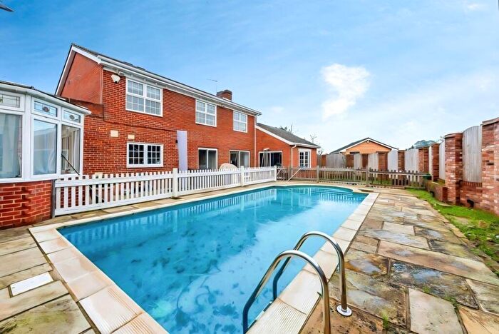 4 Bedroom Detached House To Rent In Meriden Close Bromley, BR1