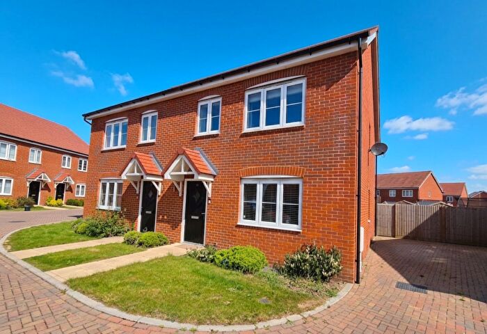 3 Bedroom Semi Detached House For Sale In Clayton Close, Ash, Canterbury, CT3